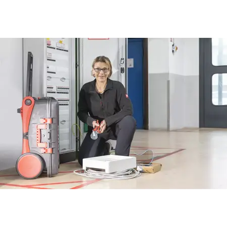 Crimp tool automatic