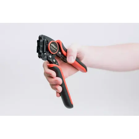 Crimp tool automatic