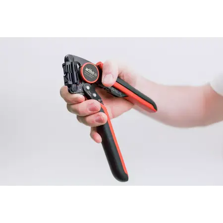 Crimp tool automatic