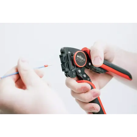 Crimp tool automatic