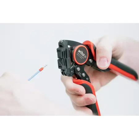 Crimp tool automatic