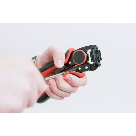 Crimp tool automatic