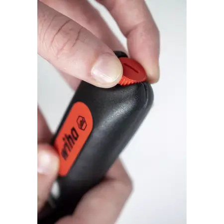 Stripping tool with self-rotating drag blade x | 130 mm