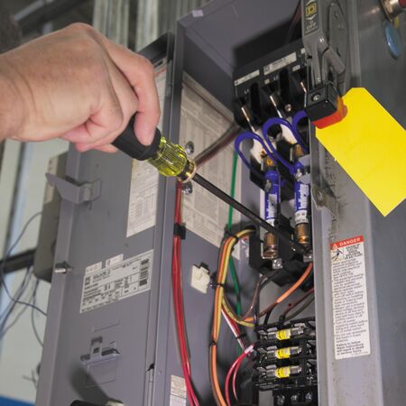 Adjustable Screwdriver, No. 2 Phillips, 6.4 mm Slotted