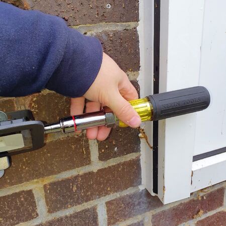 7-in-1 Multi-Bit Screwdriver / Nut Driver, Magnetic (Metric)