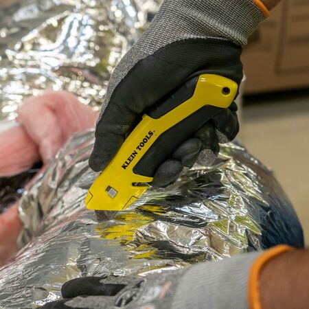 Self-Retracting Utility Knife