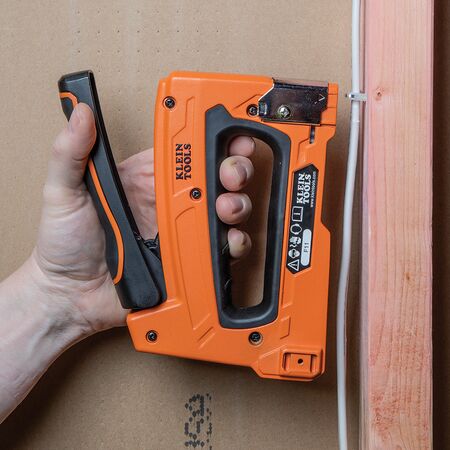 Insulated Cable Staples, 11/32-Inch x 19/32-Inch