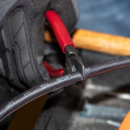 High-Leverage Compact Cable Cutter