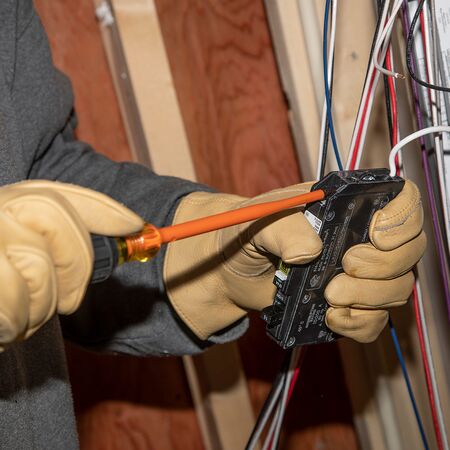 Slim-Tip 1000 V Insulated Screwdriver, No. 2 Square, 15.2 cm Round Shank