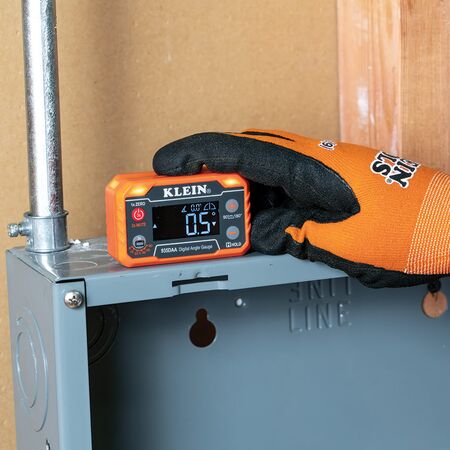 Digital Angle Gauge with Angle Alert