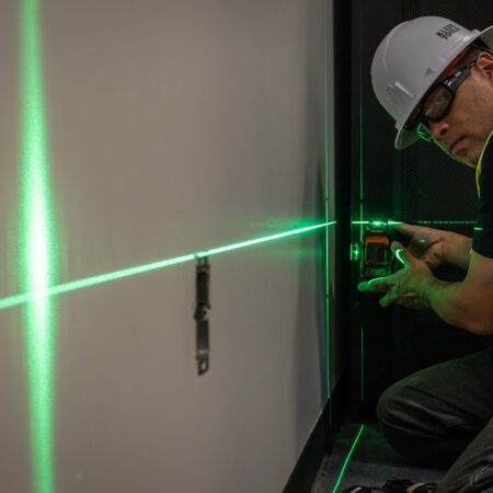 Rechargeable Self-Levelling Green Planar Laser Level with Hard Carrying Case