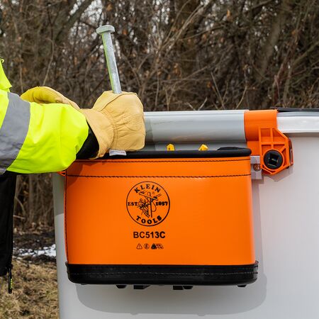 Oval Bucket Module, Rail System