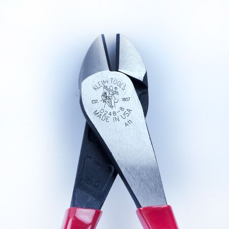 Diagonal Cutting Pliers, Angled Head, Short Jaw, 20.5 cm