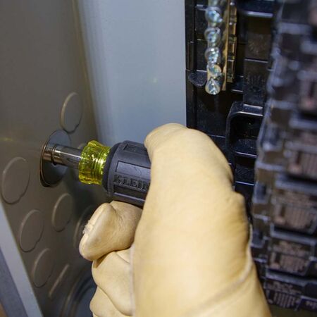 Multi-Bit Screwdriver / Nut Driver, 6-in-1, Stubby, Ph., Sl. Bits