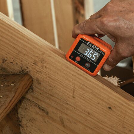 Digital Angle Gauge and Level