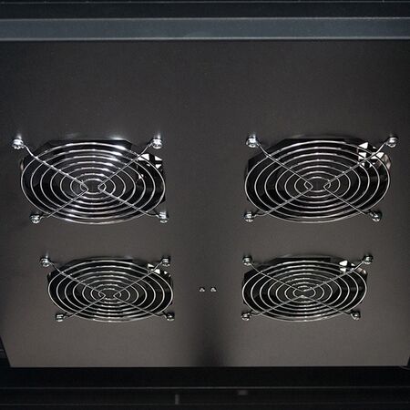 42RU Free Standing Server Cabinet | 1000kg Load Capacity | Locking Doors & Shelves | by SERVEREDGE