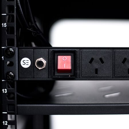 18RU Fully Assembled Free Standing Server Cabinet | 1000Kg Load Capacity | Locking Doors & Removable Panels | by SERVEREDGE