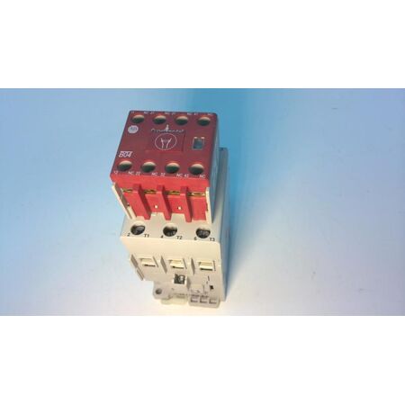 Allen-Bradley 100SC43EJ04C Safety Contactor 43 Amp 24 VDC
