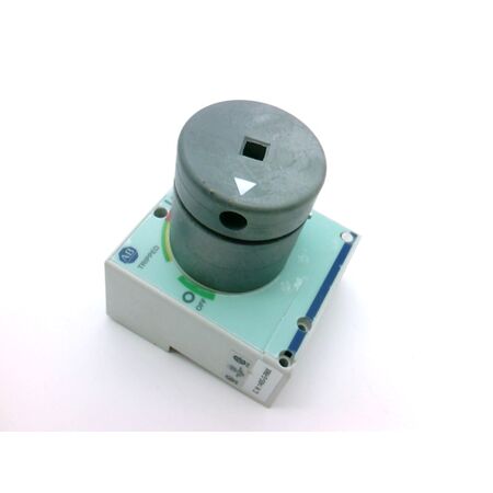 Allen-Bradley 140GGRMX Circuit Breaker Accessory Variable-Depth Mechanical Handle