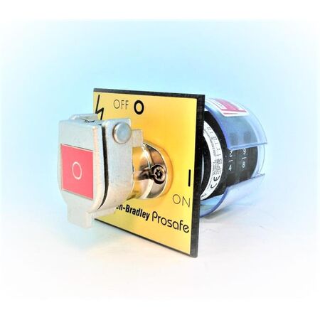 Allen-Bradley 440TMRPSE110O Trapped Key Interlock Rotary Switch Panel Mounted