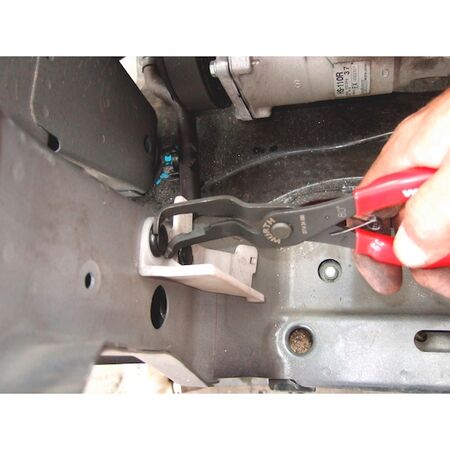 Body Clip Removal Pliers | 80° Angled Design | Fine Front Teeth & Centre Locking Pin | by Wurth