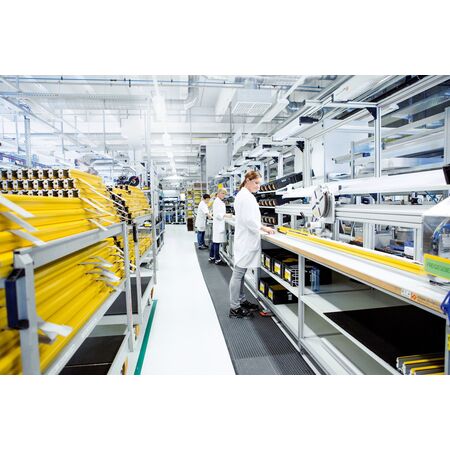 Machine Safety in Automation Engineering and Production ï¿½ï¿½ï¿½ Advanced